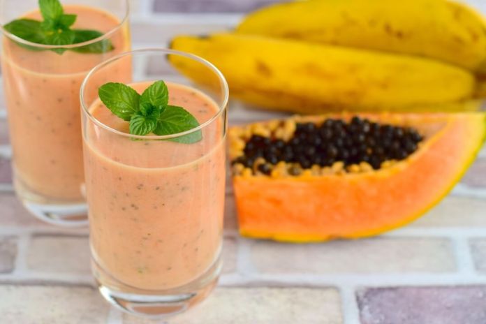 Papaya-seed-smoothie