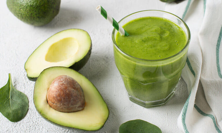 avocado-matcha-green-smoothie-768×460